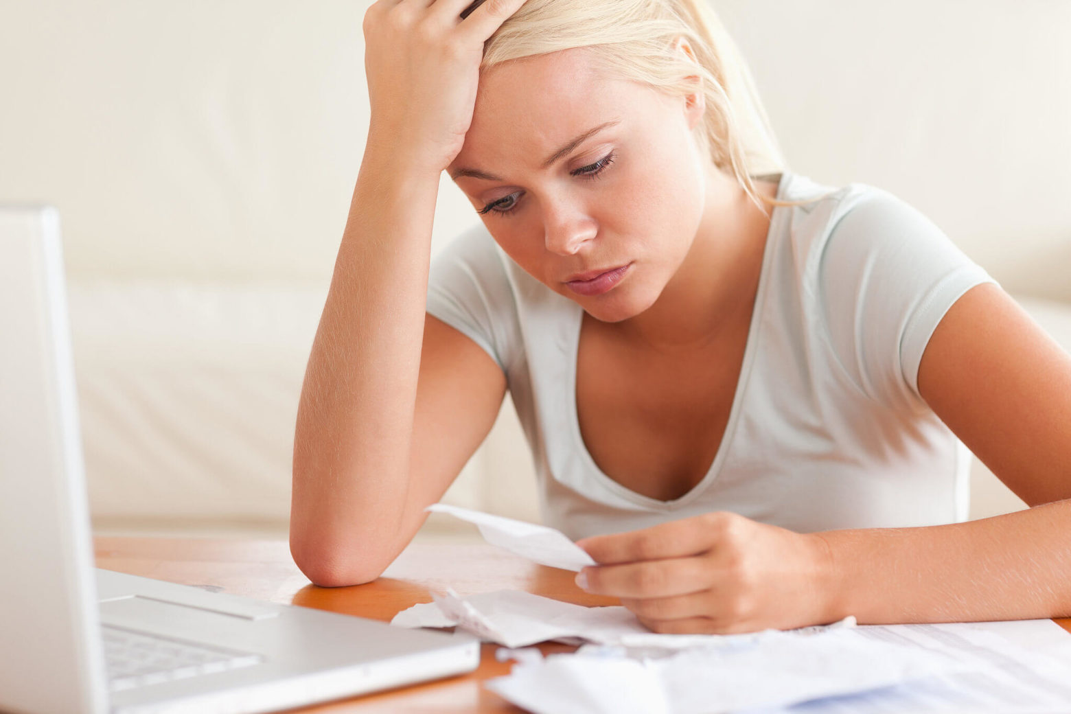 How Can Online Borrowing Support Financial Trouble?